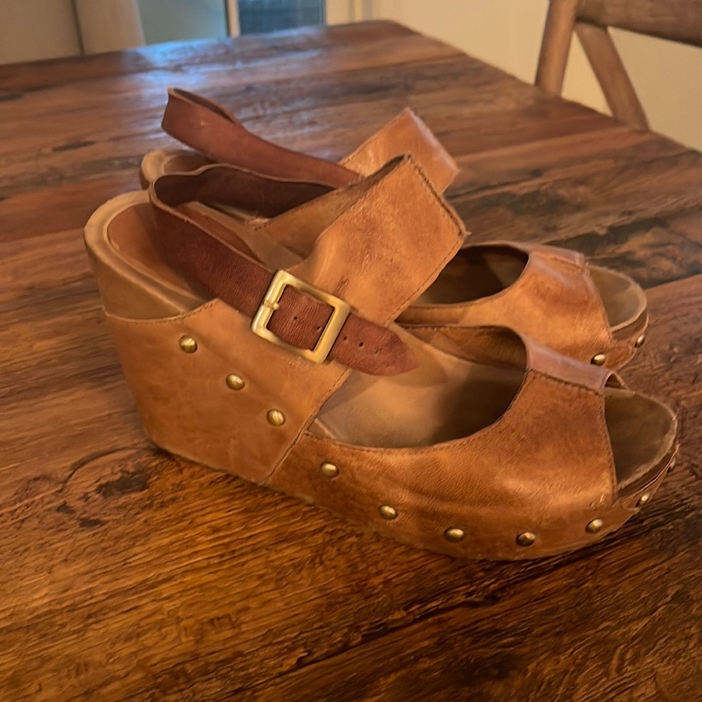 Antelope size 39 wedge